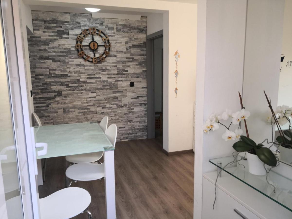 Appartamento Spring Apt With Garden And Free Secure Parking Domžale Esterno foto