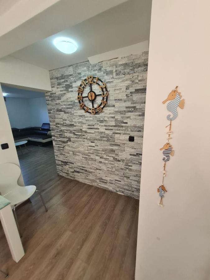 Appartamento Spring Apt With Garden And Free Secure Parking Domžale Esterno foto