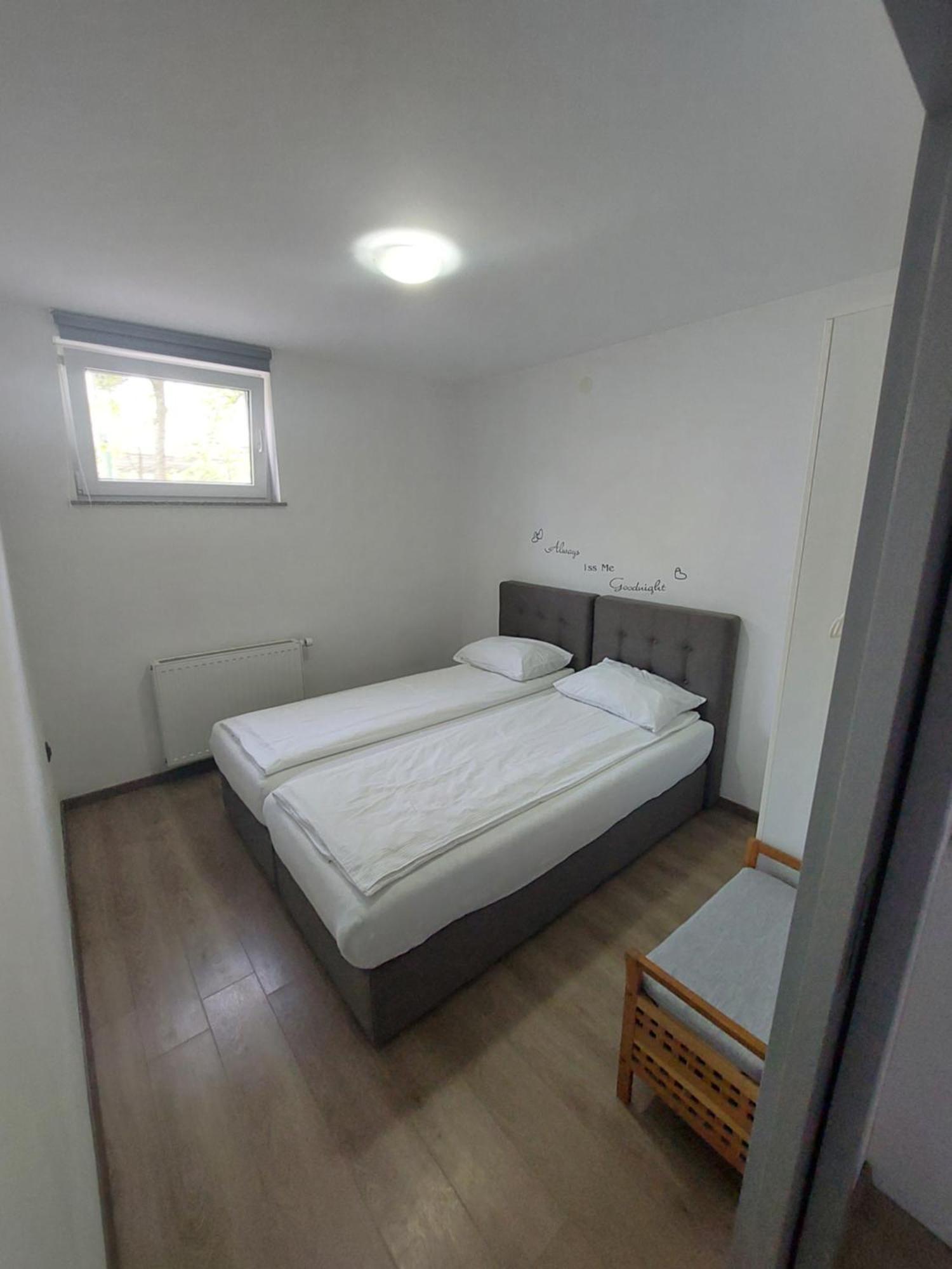 Appartamento Spring Apt With Garden And Free Secure Parking Domžale Esterno foto